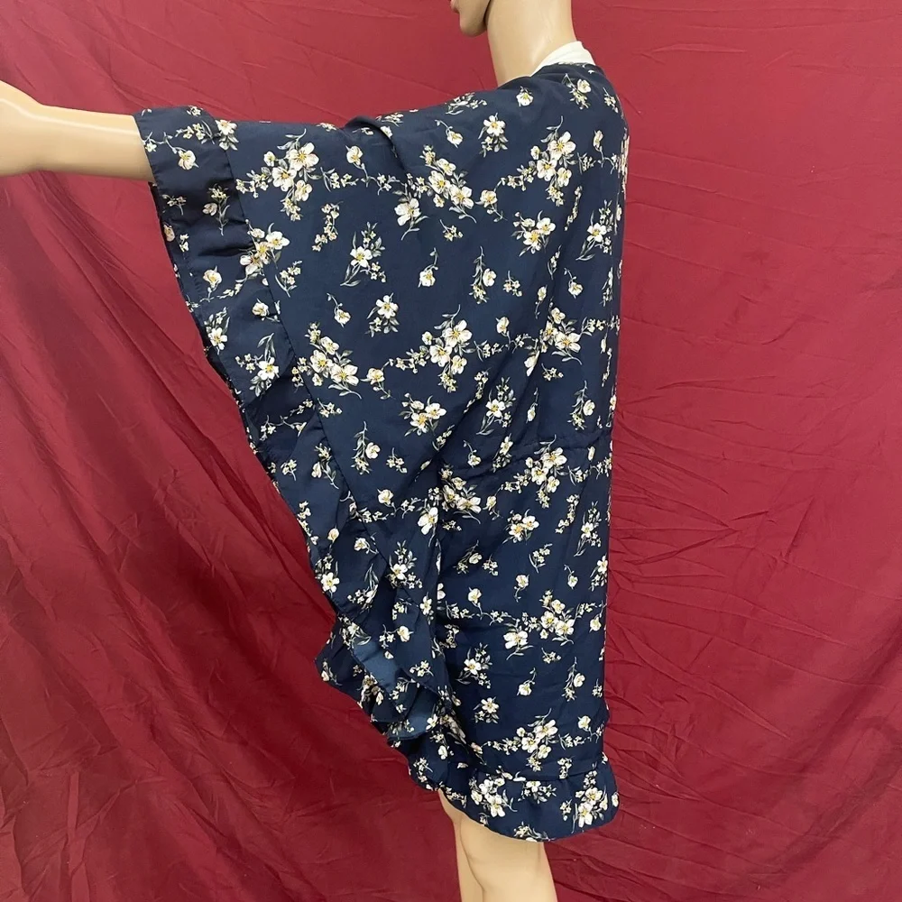 Blue floral kimono size Large/Extra Large